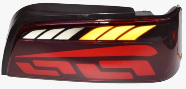 چراغ عقب اسپرت پژو پرشیا پارس طرح کادری قرمز دودی برند گروه‌ تولیدی شاهین جفتی